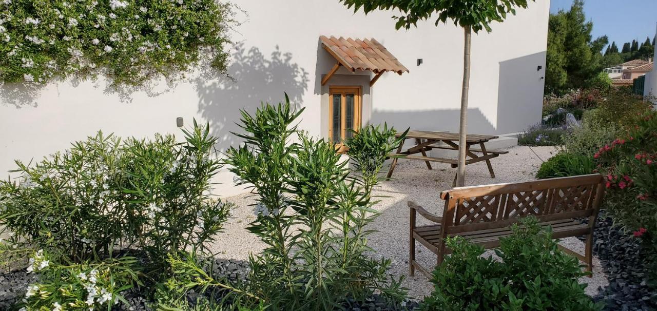 'Au Coeur Des Vignes' - Private Apartment & Garden Magalas Eksteriør billede